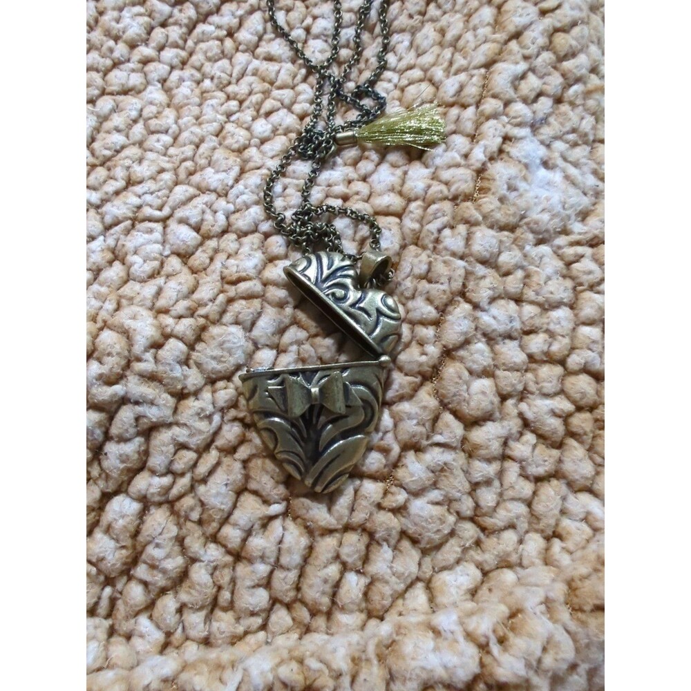Gold Metal Heart shaped pocket‎ pendant necklace locket